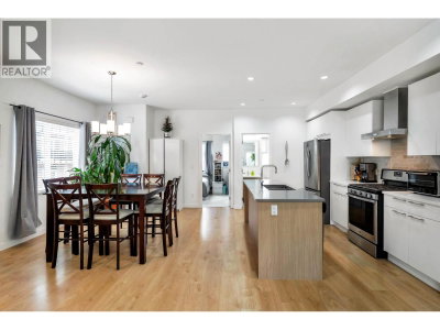 22810 113 Avenue | Maple Ridge British Columbia | Slide Image Six