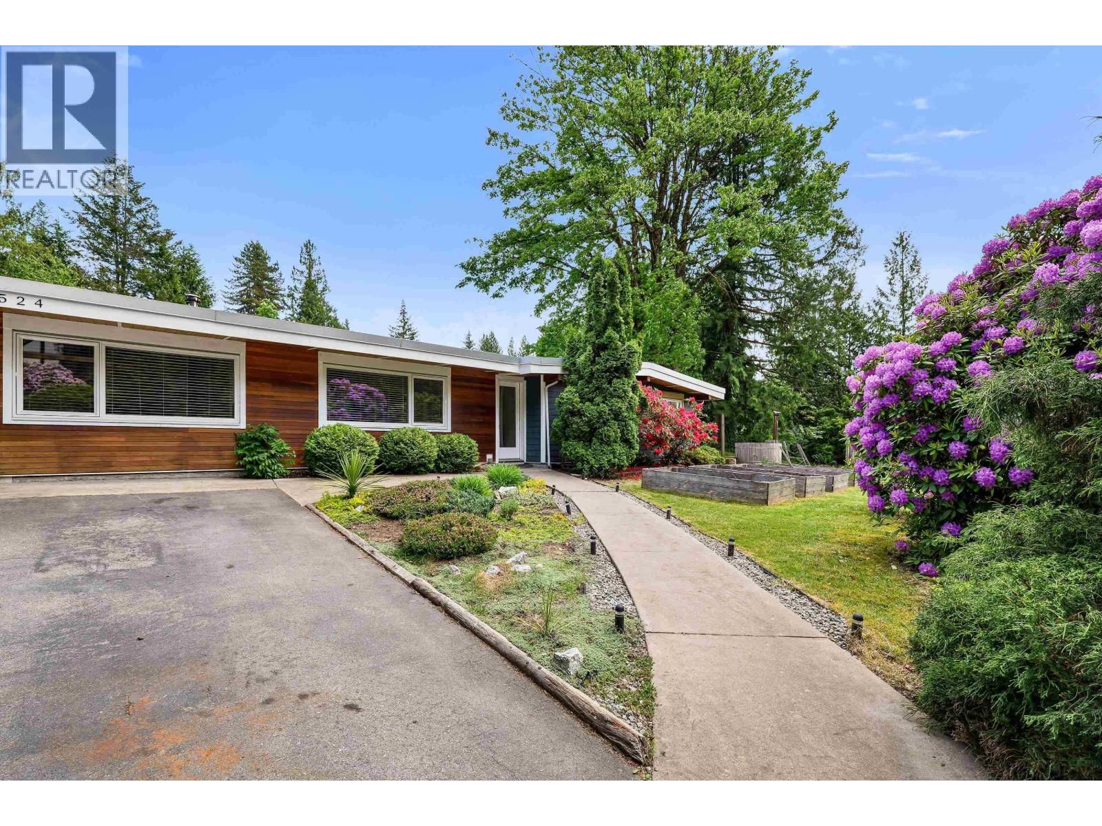 40524 HIGHLANDS Way, Squamish, British Columbia V0N 1T0