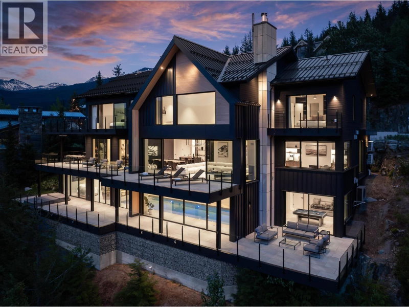 3824 SUNRIDGE Drive Whistler British Columbia, V8E 0W1 - 6 Bedrooms Condo For Sale