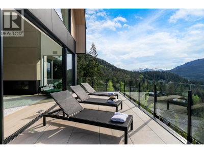 3824 SUNRIDGE Drive | Whistler British Columbia | Slide Image Twelve