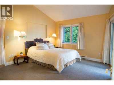 37189 SCHOONER Way | Pender Island British Columbia | Slide Image Twelve