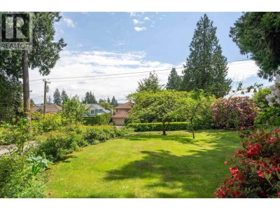 1393 MATHERS Avenue | West Vancouver British Columbia | Slide Image Forty