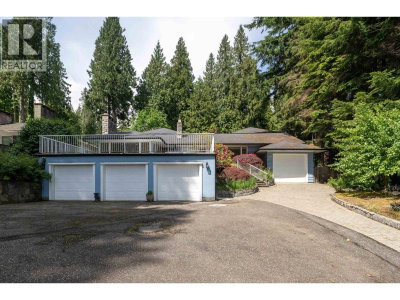 1393 MATHERS Avenue | West Vancouver British Columbia | Slide Image Four
