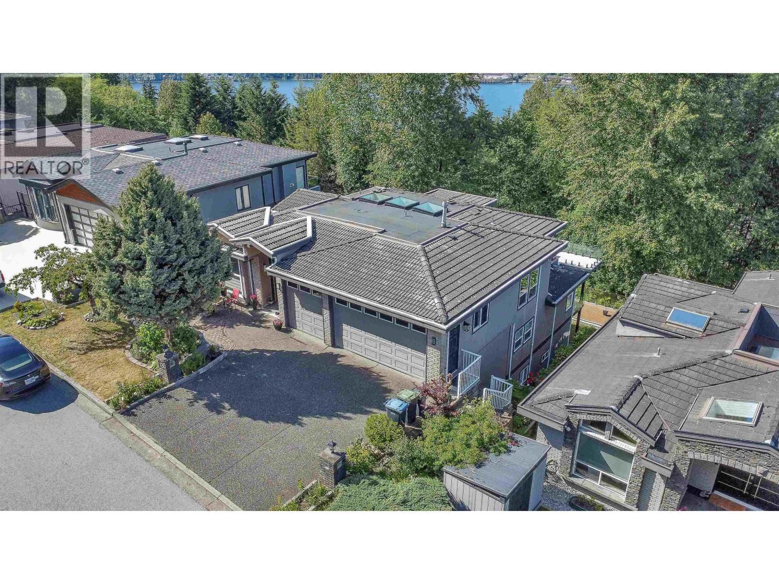 13 SHORELINE Circle, Port Moody, British Columbia V3H 4T9