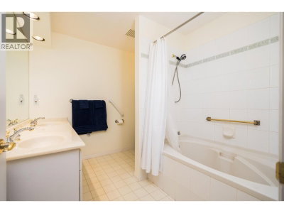 3098 GUILDFORD Way | Coquitlam British Columbia | Slide Image Twelve