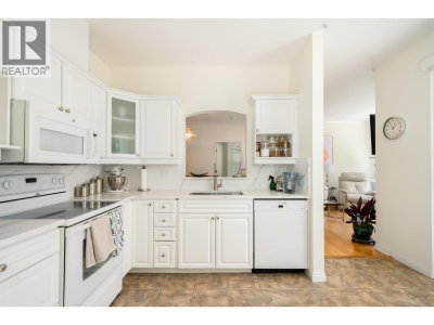 3098 GUILDFORD Way | Coquitlam British Columbia | Slide Image Nine