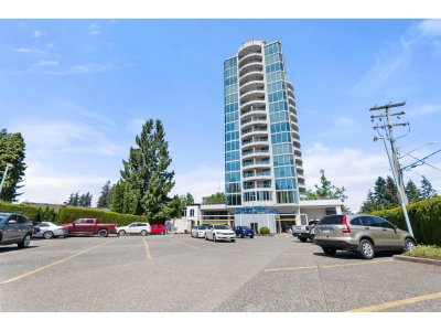 32330 SOUTH FRASER Way | Abbotsford British Columbia | Slide Image One