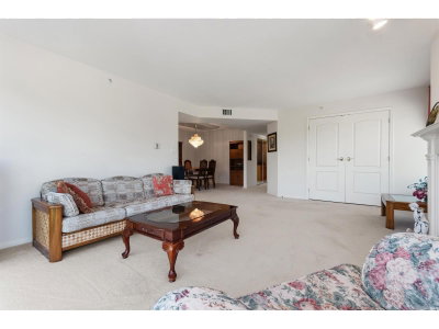 32330 SOUTH FRASER Way | Abbotsford British Columbia | Slide Image Nine