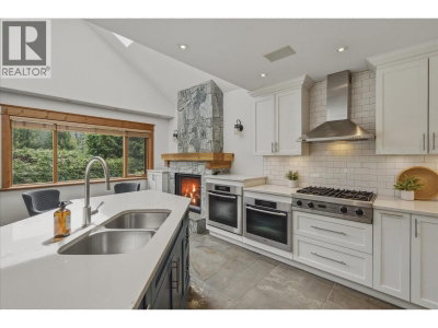 6260 BISHOP Way | Whistler British Columbia | Slide Image Thirteen