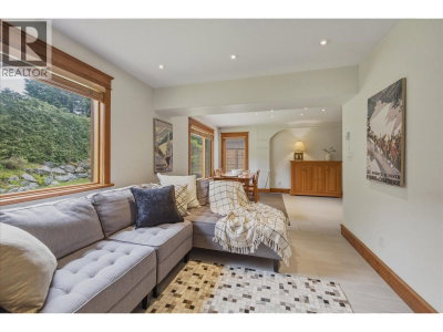 6260 BISHOP Way | Whistler British Columbia | Slide Image Thirty-five
