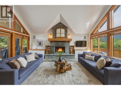 6260 BISHOP Way | Whistler British Columbia | Slide Image Five