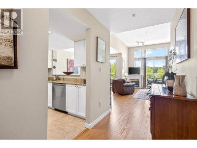 220 NEWPORT Drive | Port Moody British Columbia | Slide Image Three