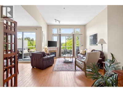 220 NEWPORT Drive | Port Moody British Columbia | Slide Image Four
