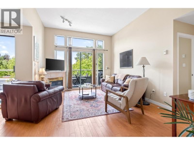 220 NEWPORT Drive | Port Moody British Columbia | Slide Image Six
