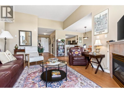 220 NEWPORT Drive | Port Moody British Columbia | Slide Image Eight