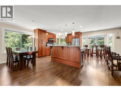 26115 124 Avenue | Maple Ridge British Columbia | Slide Image Four