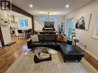 40755 THUNDERBIRD Ridge | Squamish British Columbia | Slide Image Ten