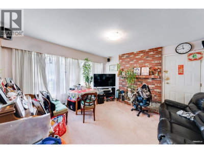 2945 GRAVELEY Street | Vancouver British Columbia | Slide Image Fifteen