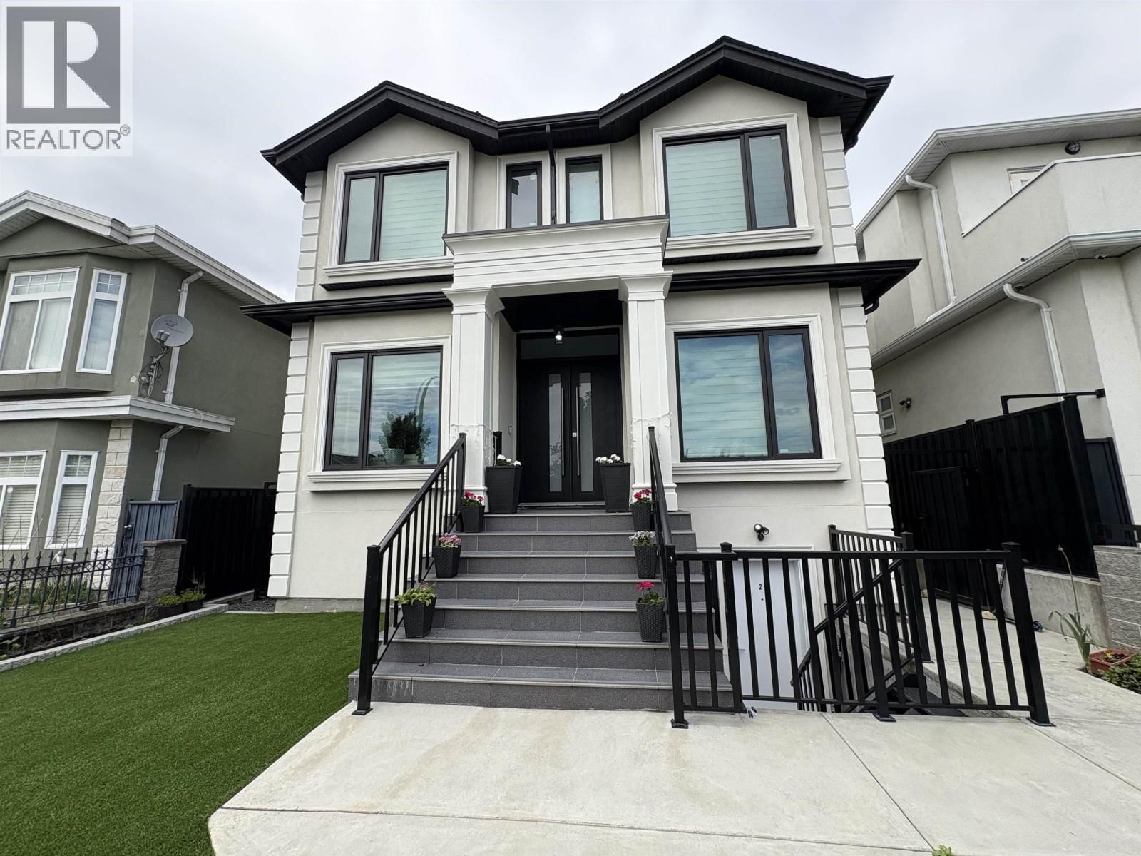759 57TH Avenue, Vancouver, British Columbia V5X 1T3