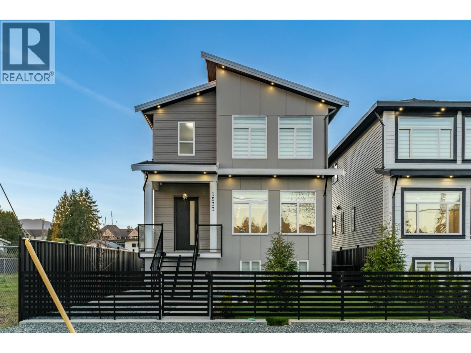 1533 MANNING Avenue, Port Coquitlam, British Columbia V3B 1K6