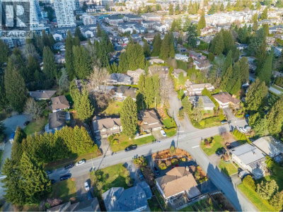 525 PERTH Avenue | Coquitlam British Columbia | Slide Image Thirteen