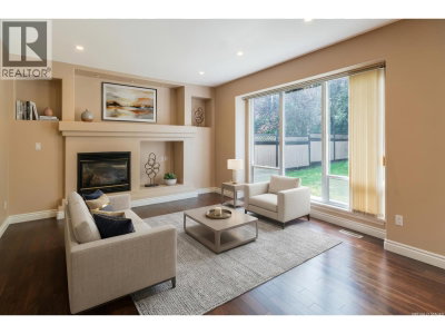 1722 SUGARPINE Court | Coquitlam British Columbia | Slide Image Eight
