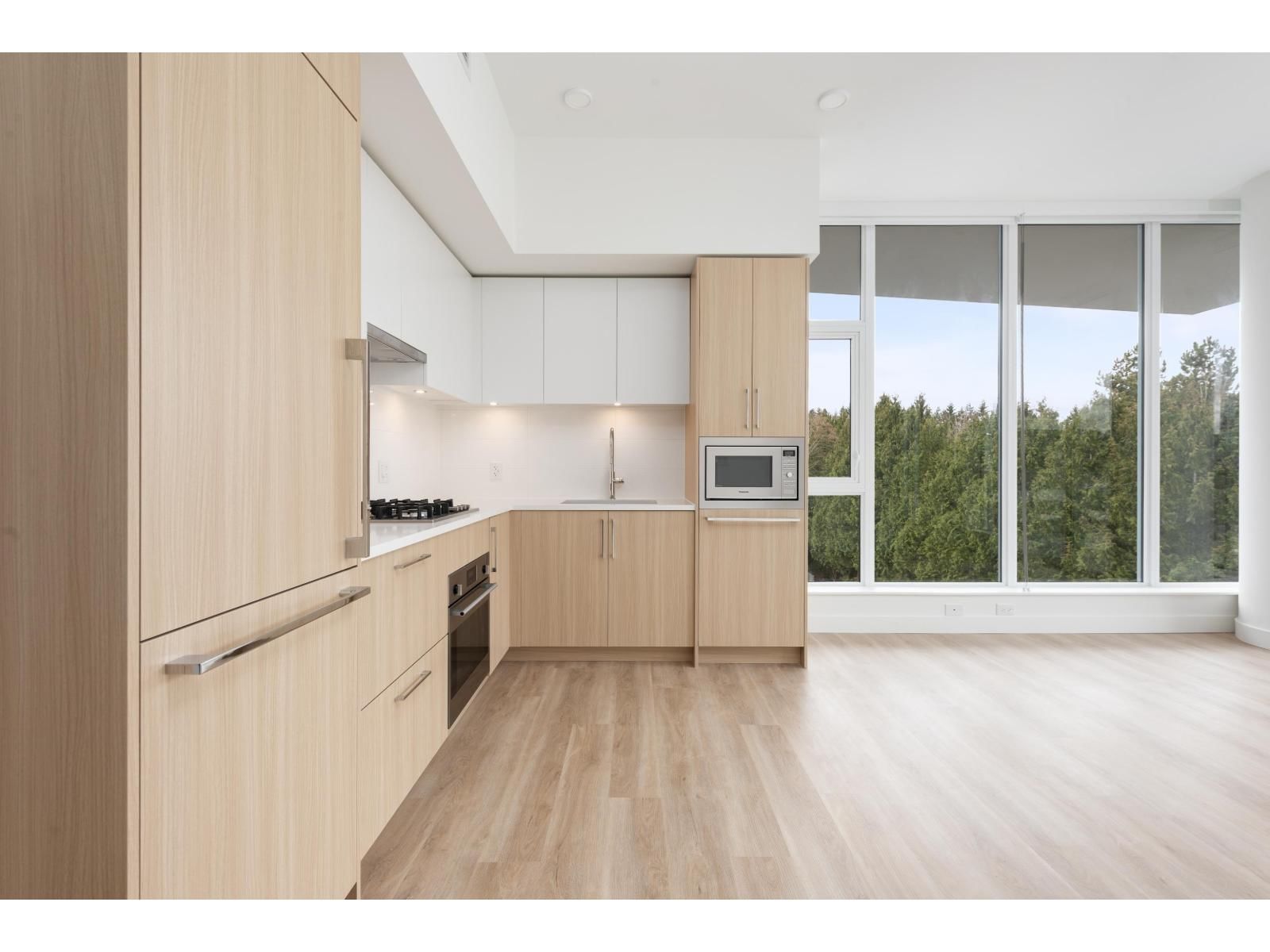 306 - 9675 KING GEORGE BOULEVARD Image 1