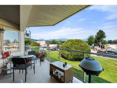 7685 AMBER Drive | Chilliwack British Columbia | Slide Image Six