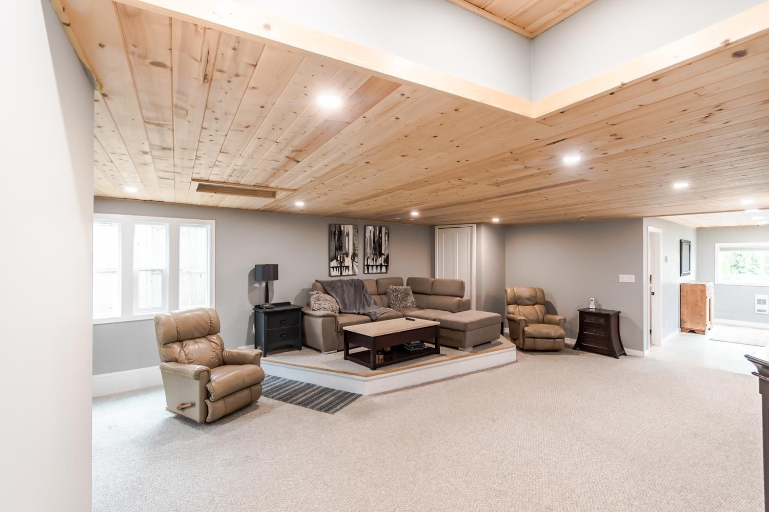 19746 49 AVENUE Image 33