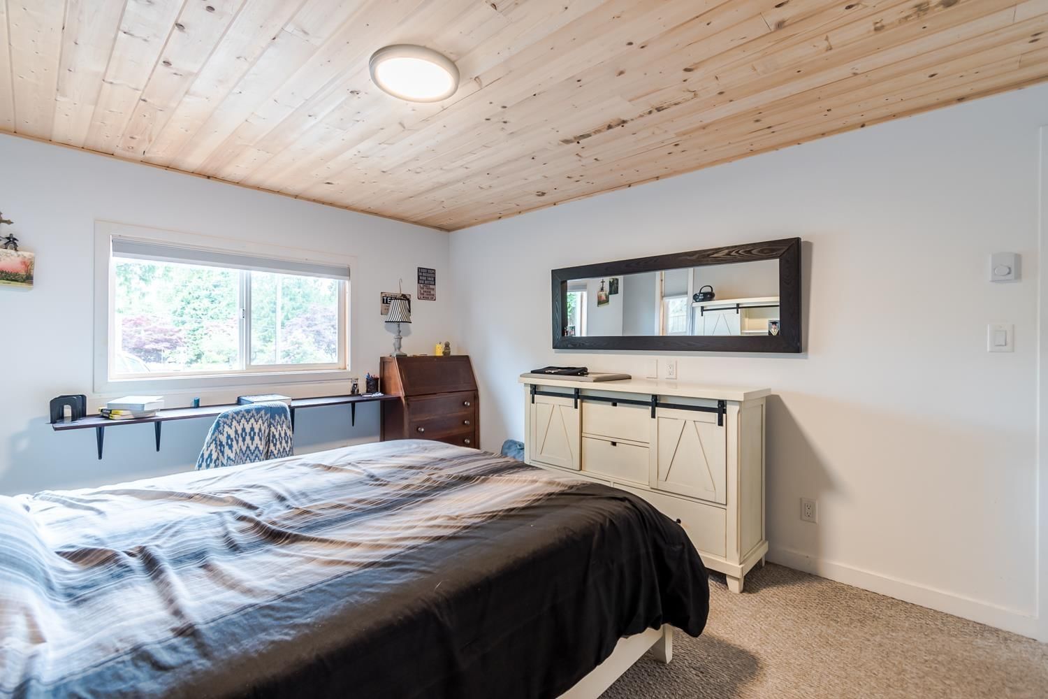 19746 49 AVENUE Image 37