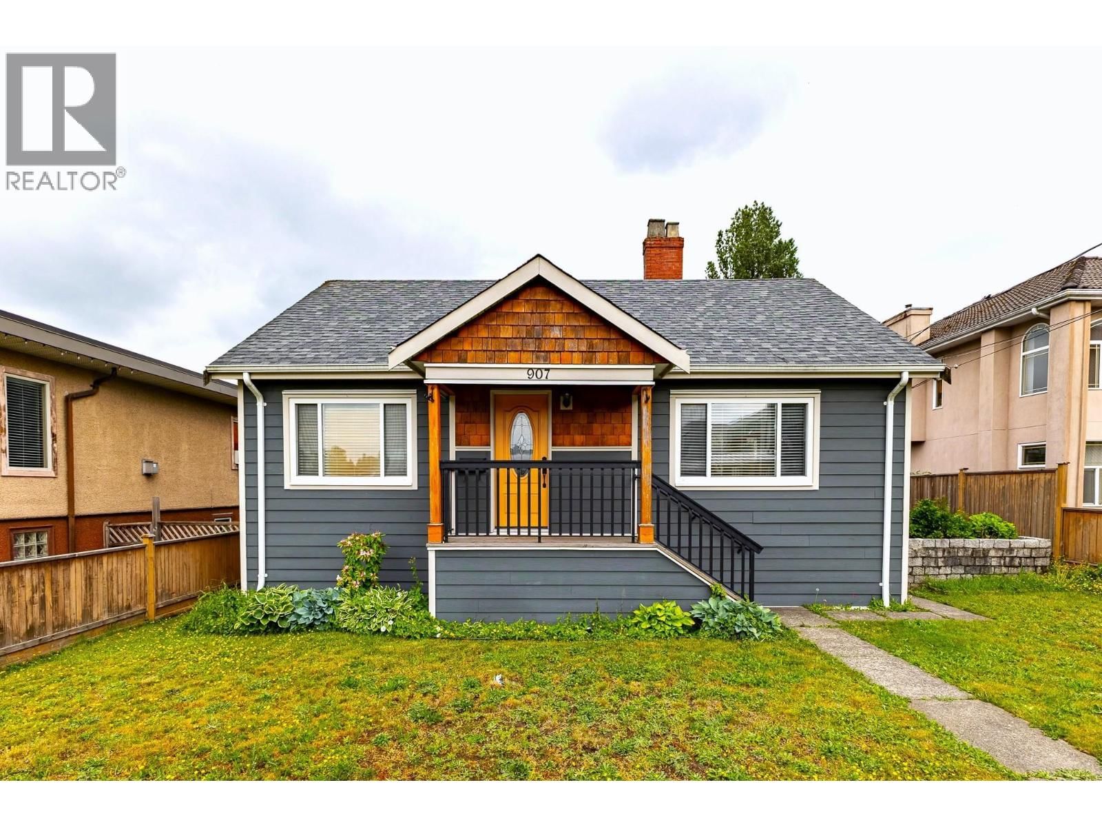 907 SIXTH Street, New Westminster, British Columbia V3L 3C8