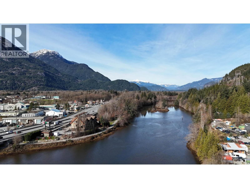 1500 SCOTT Crescent Squamish British Columbia, V8B 1G5 - 2 Bedrooms Waterfront Condo For Sale