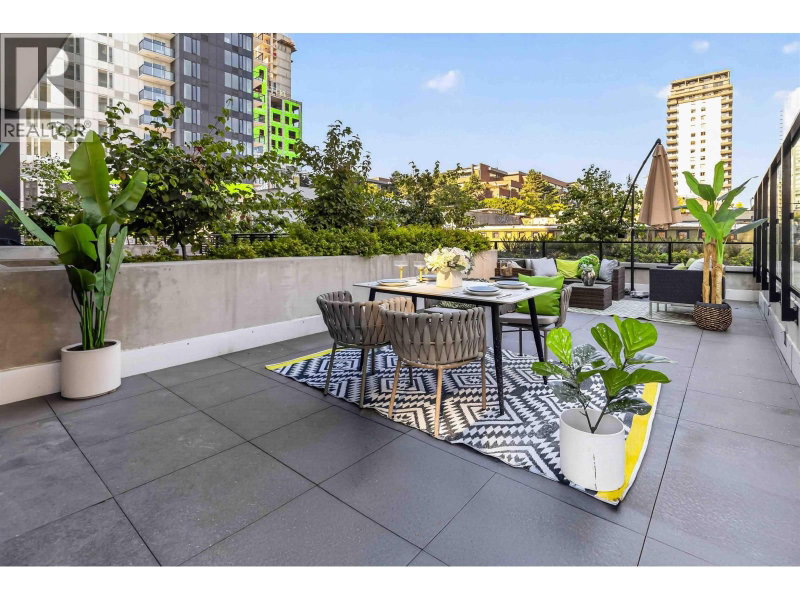 823 CARNARVON Street New Westminster British Columbia, V3M 0N5 - 2 Bedrooms Condo For Sale