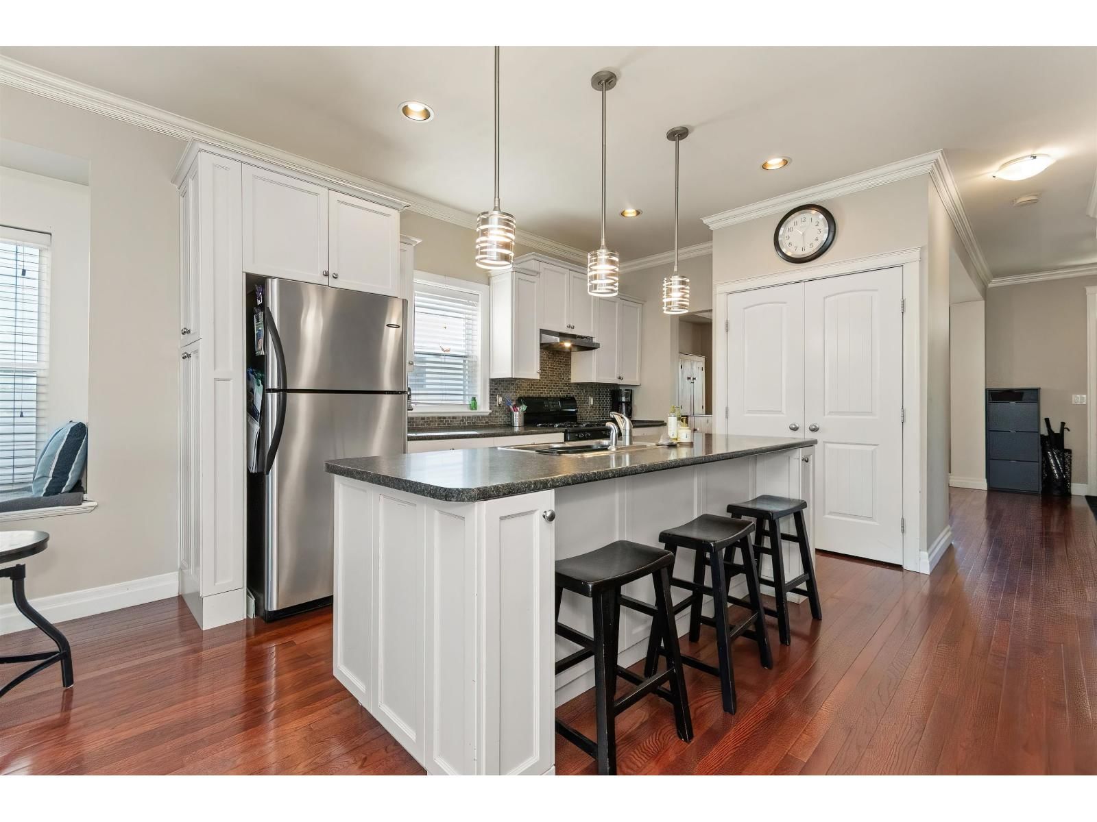 34609 7 AVENUE Image 12