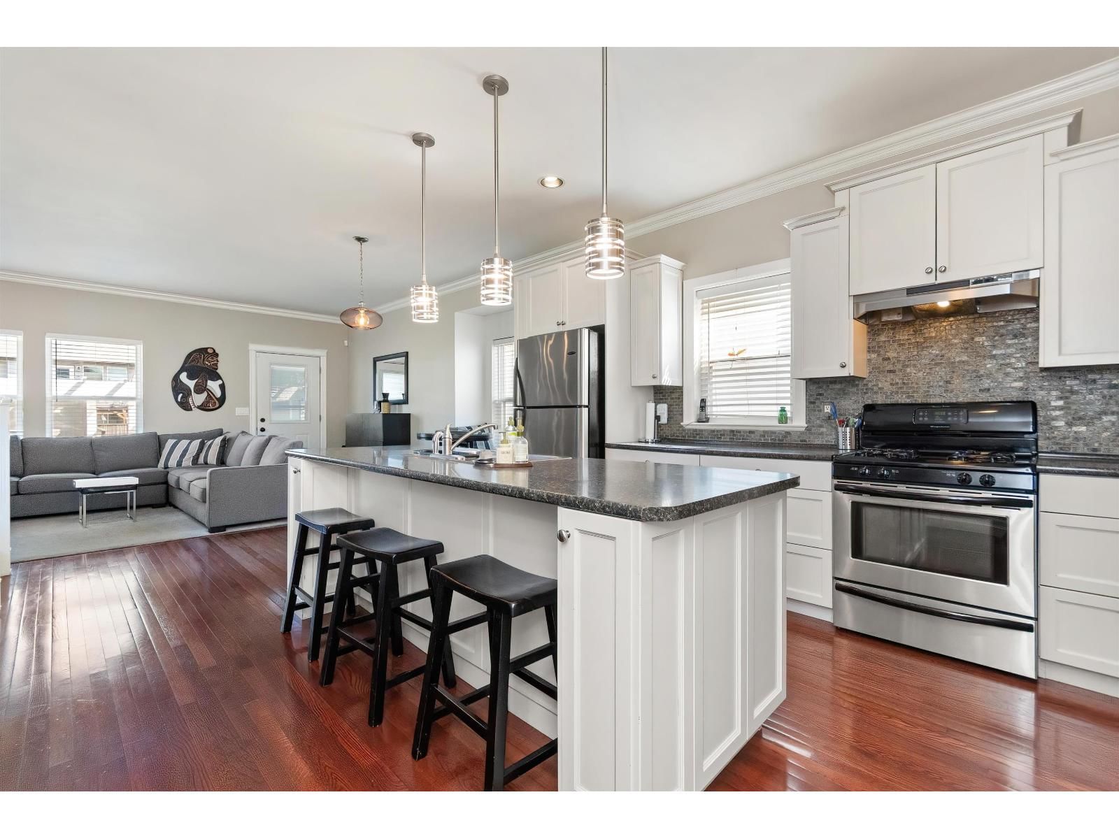 34609 7 AVENUE Image 13