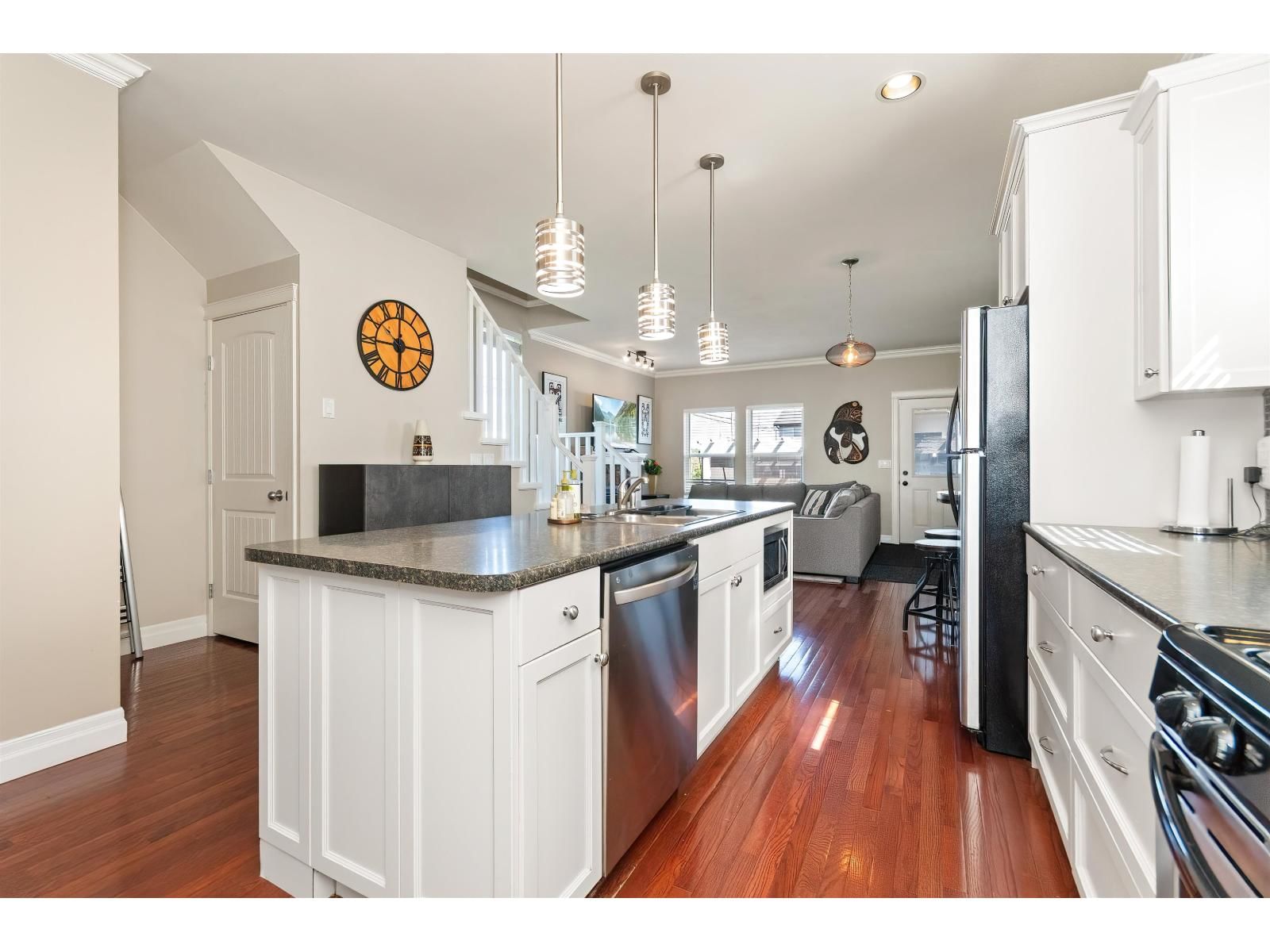 34609 7 AVENUE Image 14
