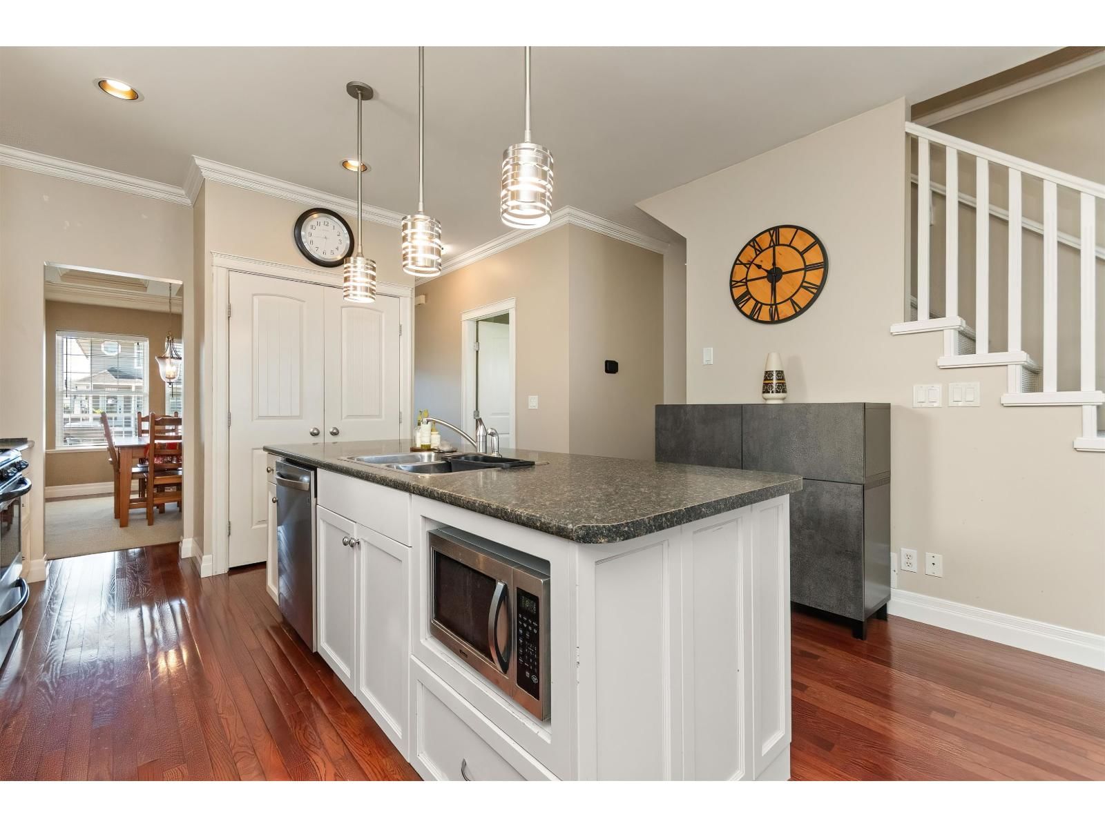 34609 7 AVENUE Image 16