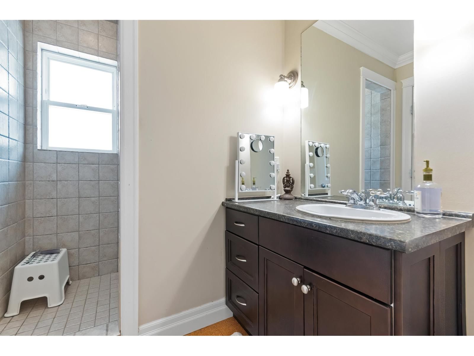 34609 7 AVENUE Image 23
