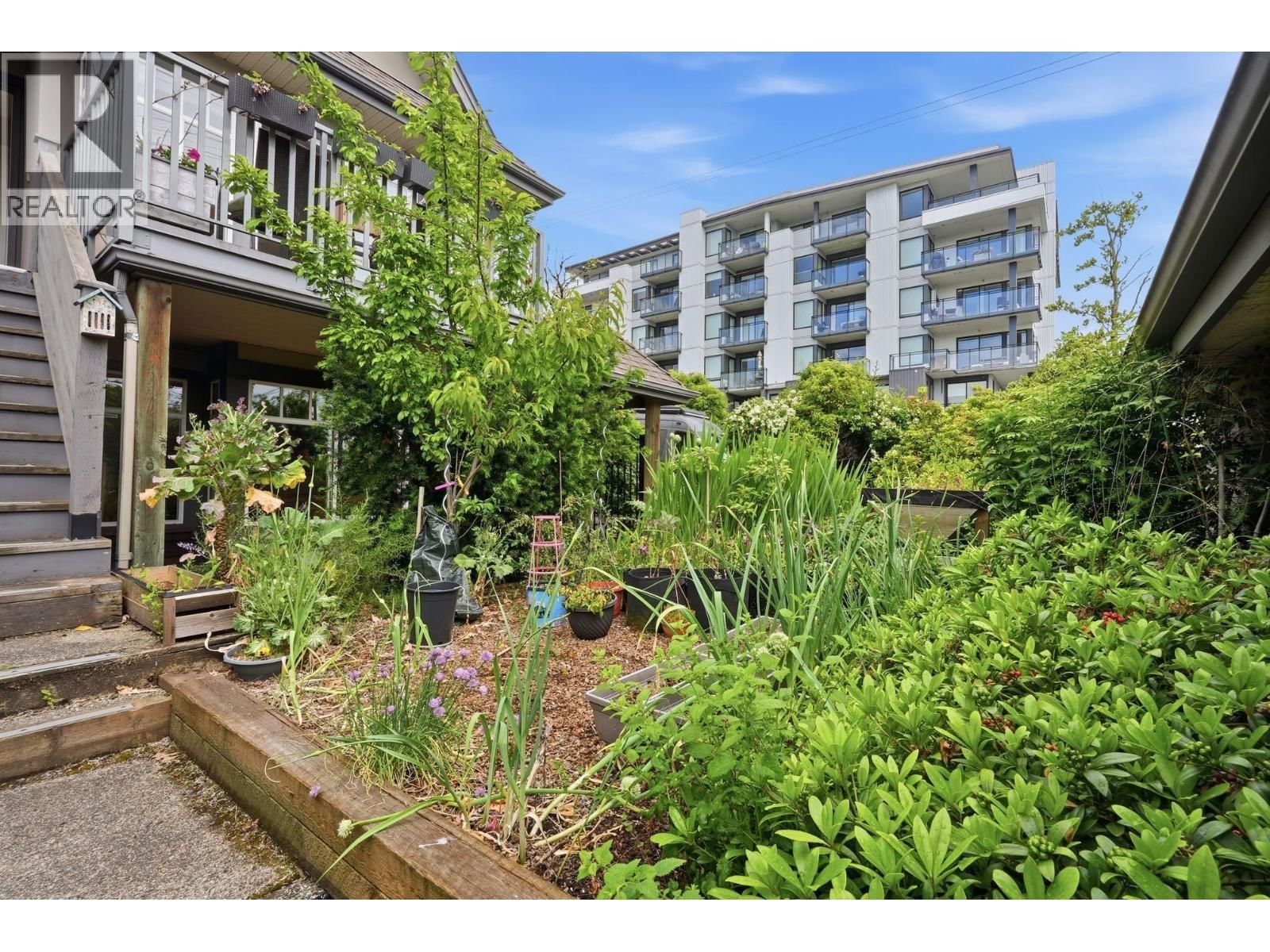 203 6TH STREET Image 35
