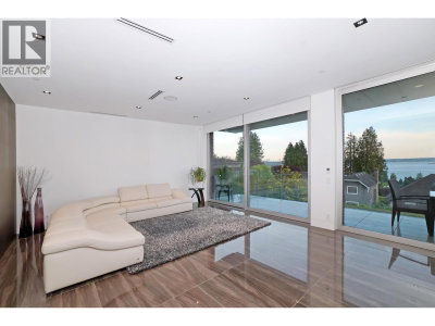 2370 PALMERSTON Avenue | West Vancouver British Columbia | Slide Image Twelve