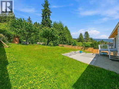 1218 CHAMBERLAIN Drive | North Vancouver British Columbia | Slide Image Twenty