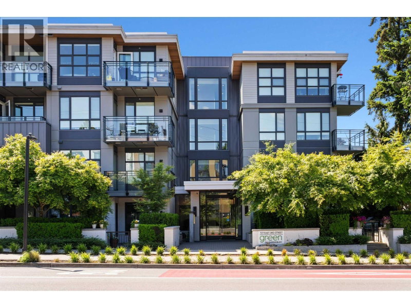 707 3RD Street North Vancouver British Columbia, V7L 1G8 - 2 Bedrooms Condo For Sale
