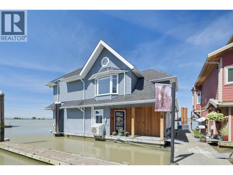 3473 RIVER Road Delta British Columbia, V4K 5E9 - 2 Bedrooms Waterfront Condo For Sale