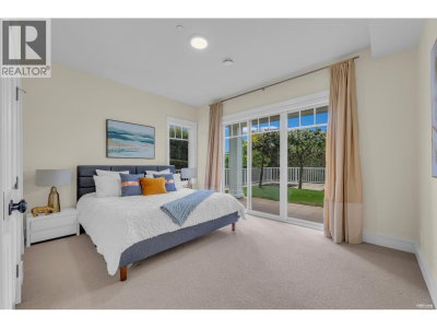 2673 FOLKESTONE Way | West Vancouver British Columbia | Slide Image Thirteen
