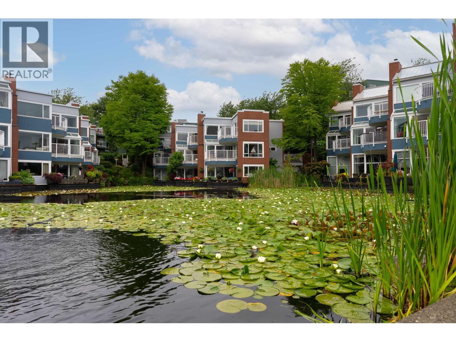 1596 ISLAND PARK Walk, Vancouver, British Columbia V6J 0G9