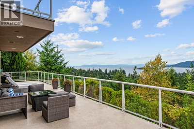 5532 WESTHAVEN Road | West Vancouver British Columbia | Slide Image Six