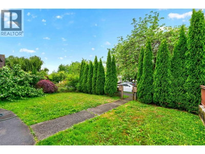 2532 24TH Avenue | Vancouver British Columbia | Slide Image Three