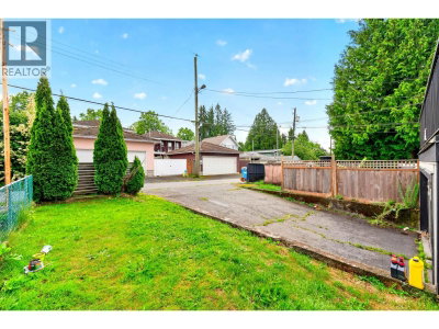 2532 24TH Avenue | Vancouver British Columbia | Slide Image Five