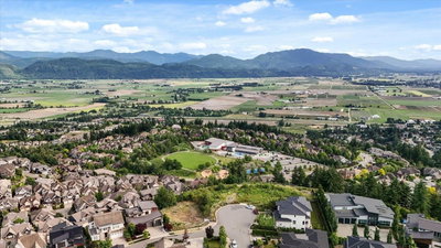 35410 MAHOGANY Drive | Abbotsford British Columbia | Slide Image Nine