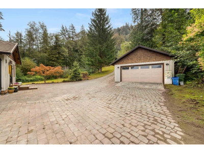 8379 CHELMSFORD Place | Chilliwack British Columbia | Slide Image Four